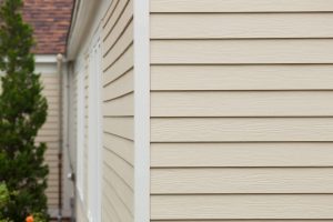 WHEN SHOULD YOU REPLACE VINYL SIDING?